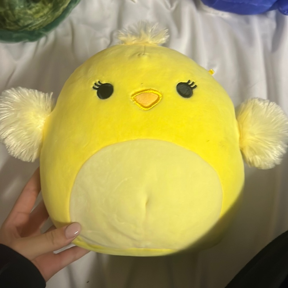 Chick 10 inch squishmellow